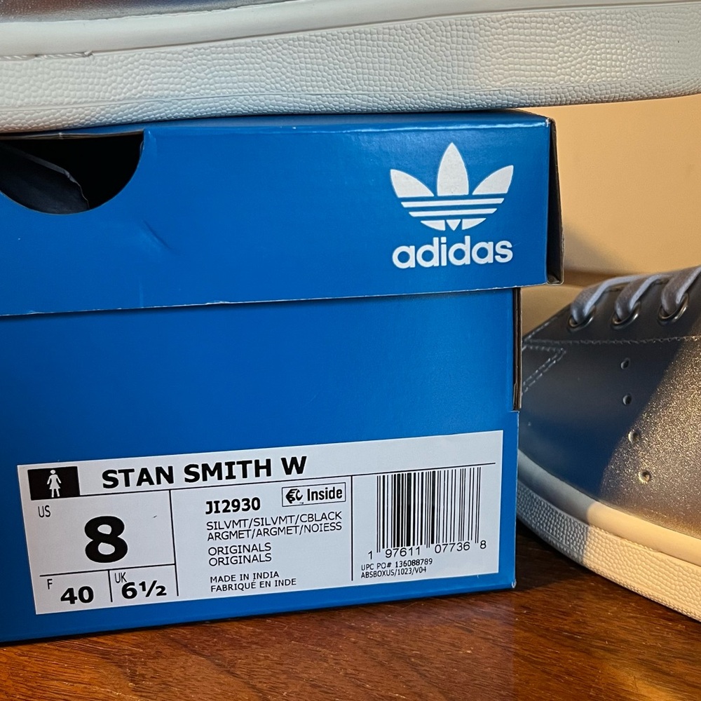 ADIDAS Women's Stan Smith Silver Shoes - Picture 10 of 10